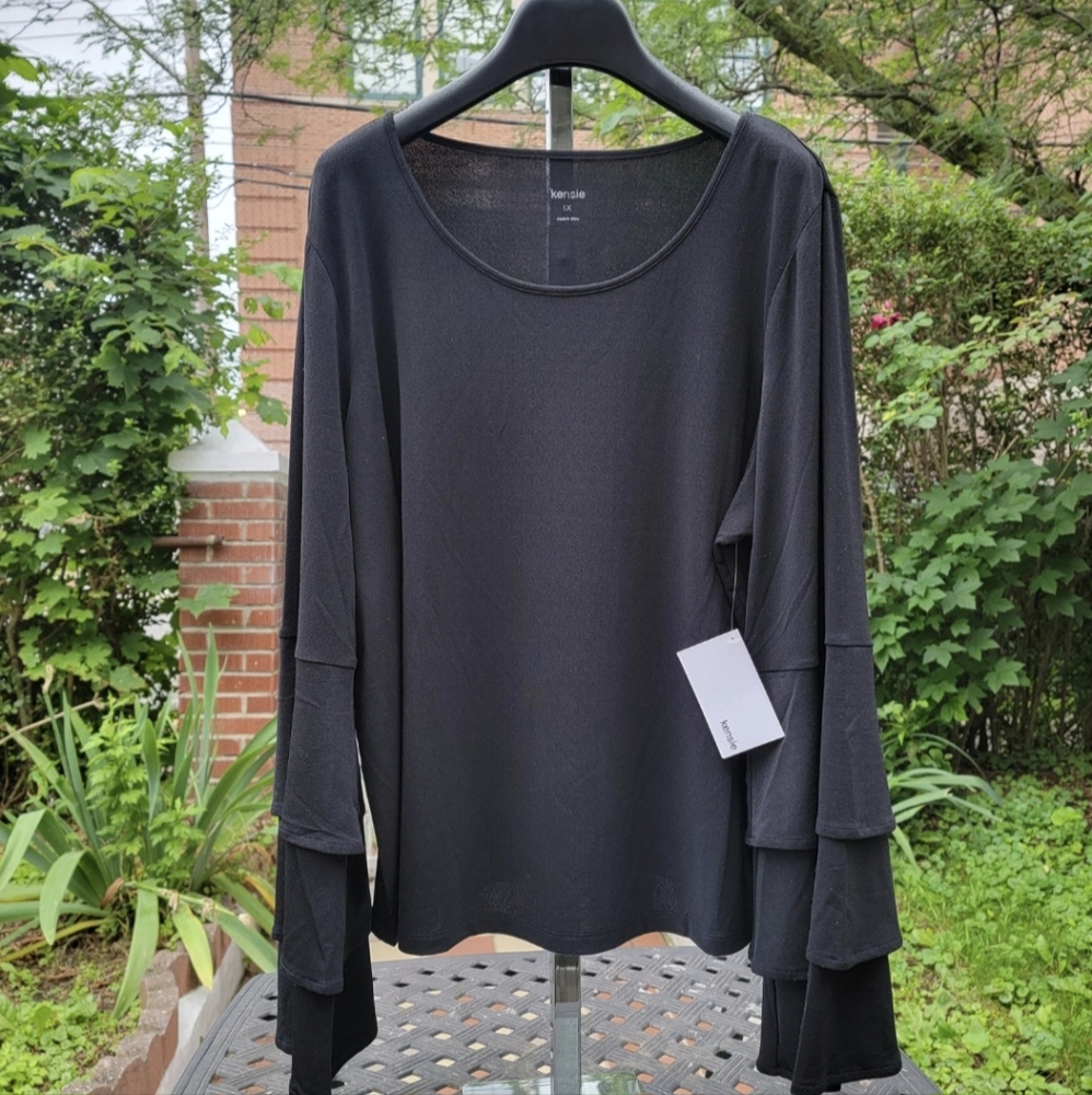 KENSIE Black Ruffled Sleeve Blou